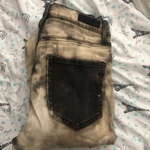 Black/beige jeans